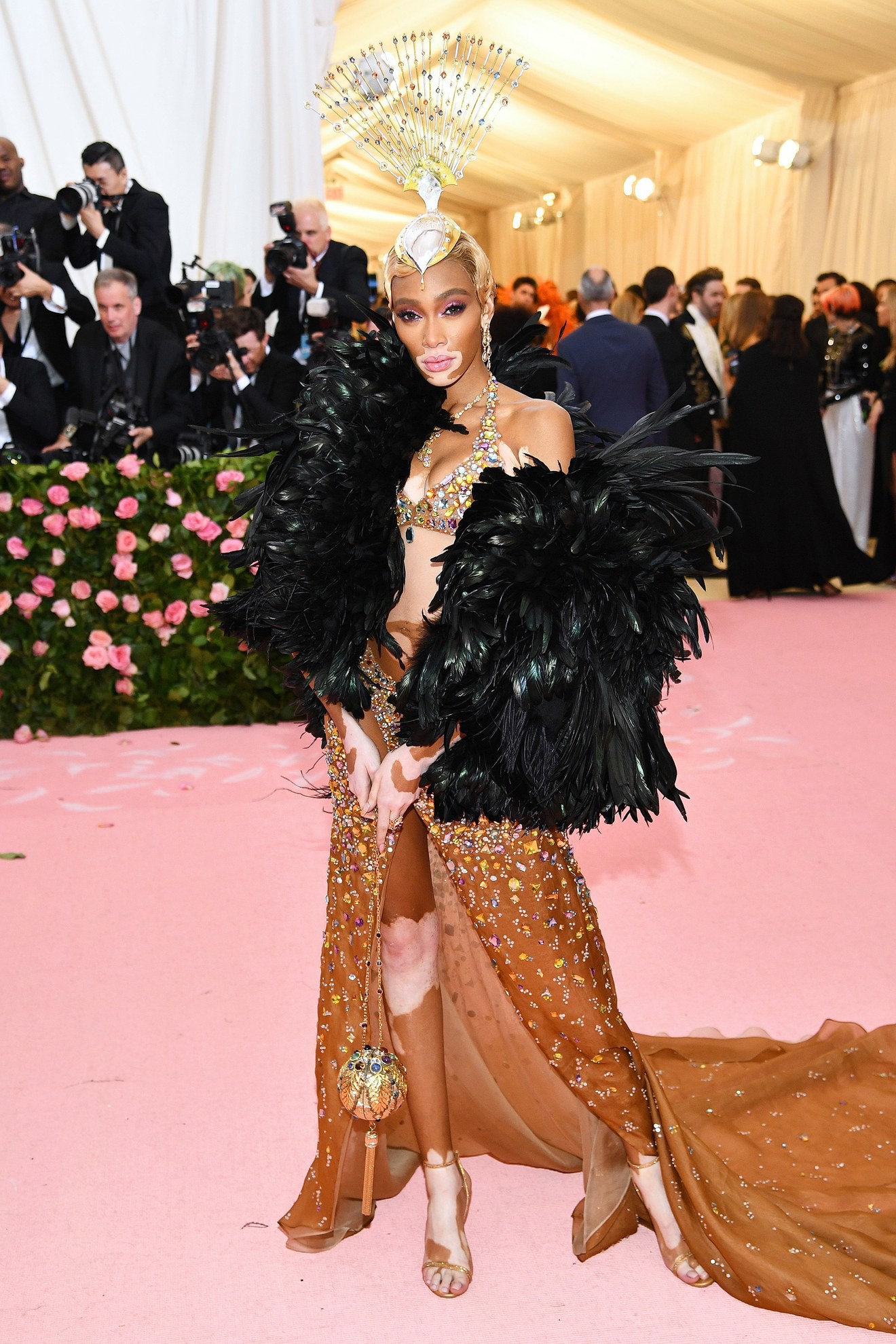 Met Gala 2019 (P2): Kylie và Kendall nổi nhất hội, Kim diện váy chảy nước ảo diệu nhưng bó nghẹt thở - Ảnh 3. Met Gala 2019 (P2): Kylie và Kendall nổi nhất hội, Kim diện váy chảy nước ảo diệu nhưng bó nghẹt thở - Ảnh 3.