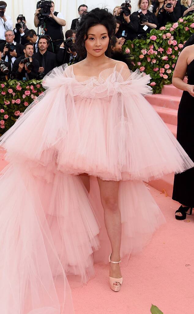 Lần đầu dự Met Gala, cô gái mồ côi gốc Việt tỏa sáng như 1 viên kẹo ngọt giữa dàn sao siêu “chặt chém” - Ảnh 5.