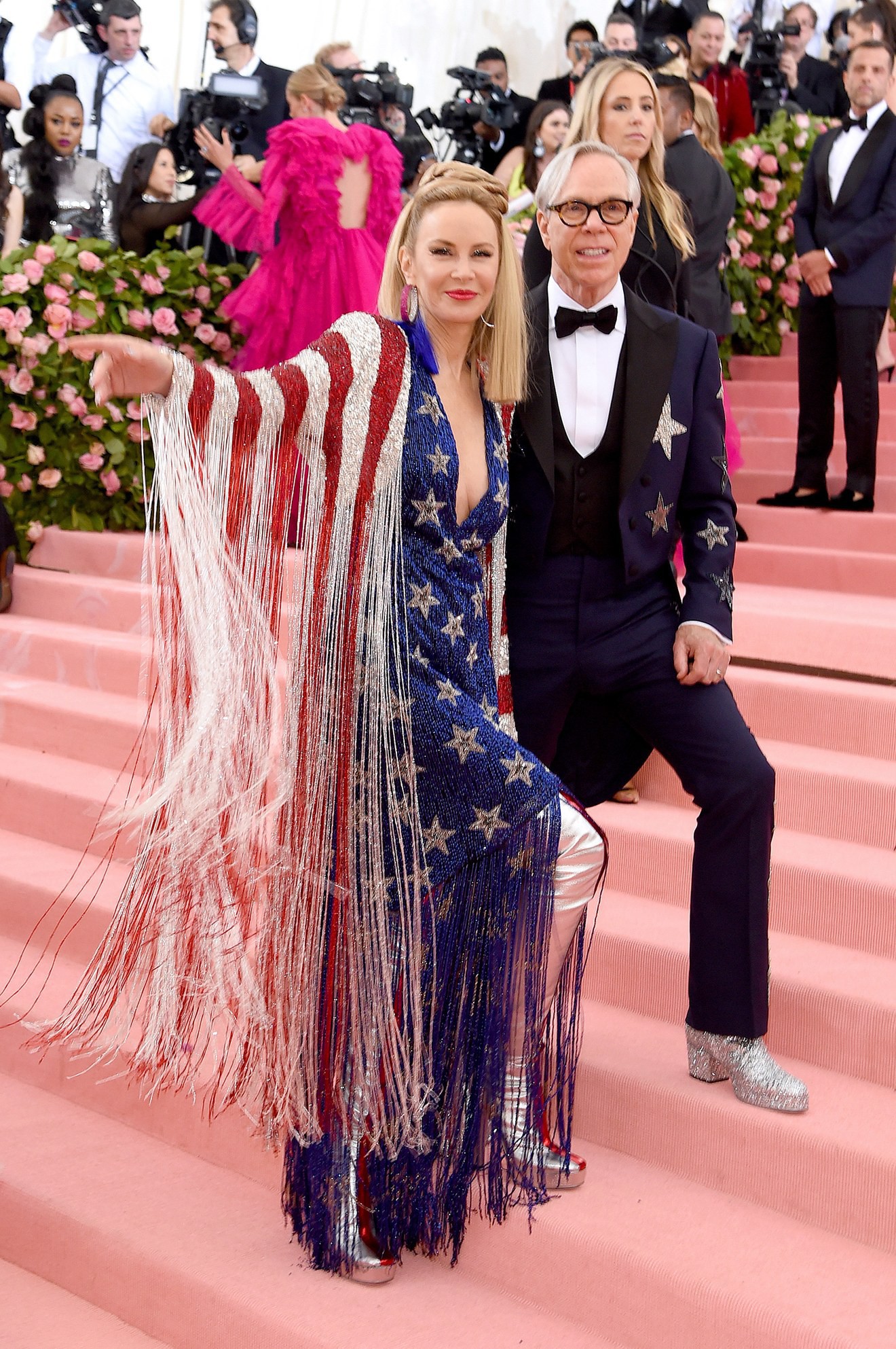 Met Gala 2019 (P2): Kylie và Kendall nổi nhất hội, Kim diện váy chảy nước ảo diệu nhưng bó nghẹt thở - Ảnh 13. Met Gala 2019 (P2): Kylie và Kendall nổi nhất hội, Kim diện váy chảy nước ảo diệu nhưng bó nghẹt thở - Ảnh 13.