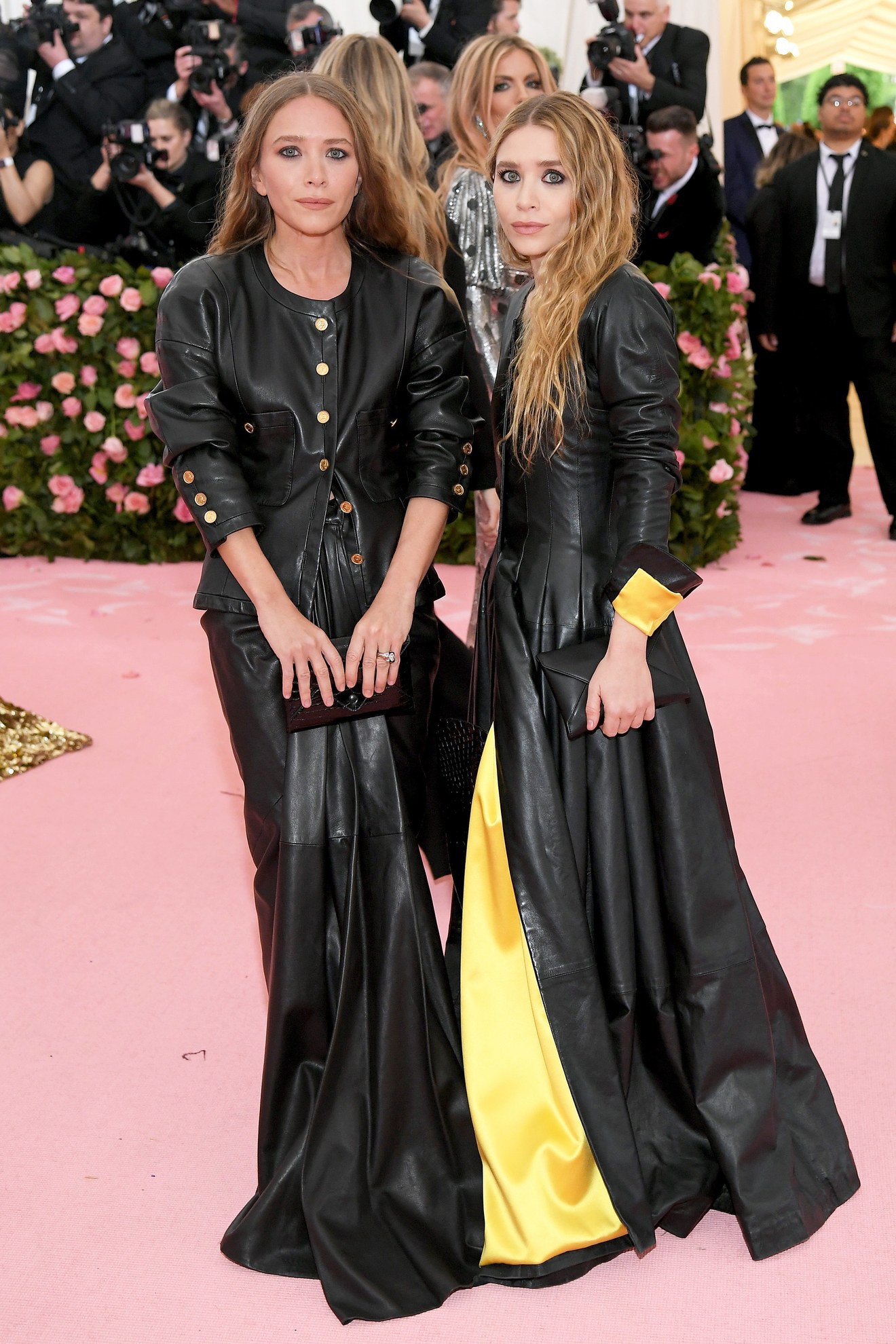 Met Gala 2019 (P2): Kylie và Kendall nổi nhất hội, Kim diện váy chảy nước ảo diệu nhưng bó nghẹt thở - Ảnh 42. Met Gala 2019 (P2): Kylie và Kendall nổi nhất hội, Kim diện váy chảy nước ảo diệu nhưng bó nghẹt thở - Ảnh 42.