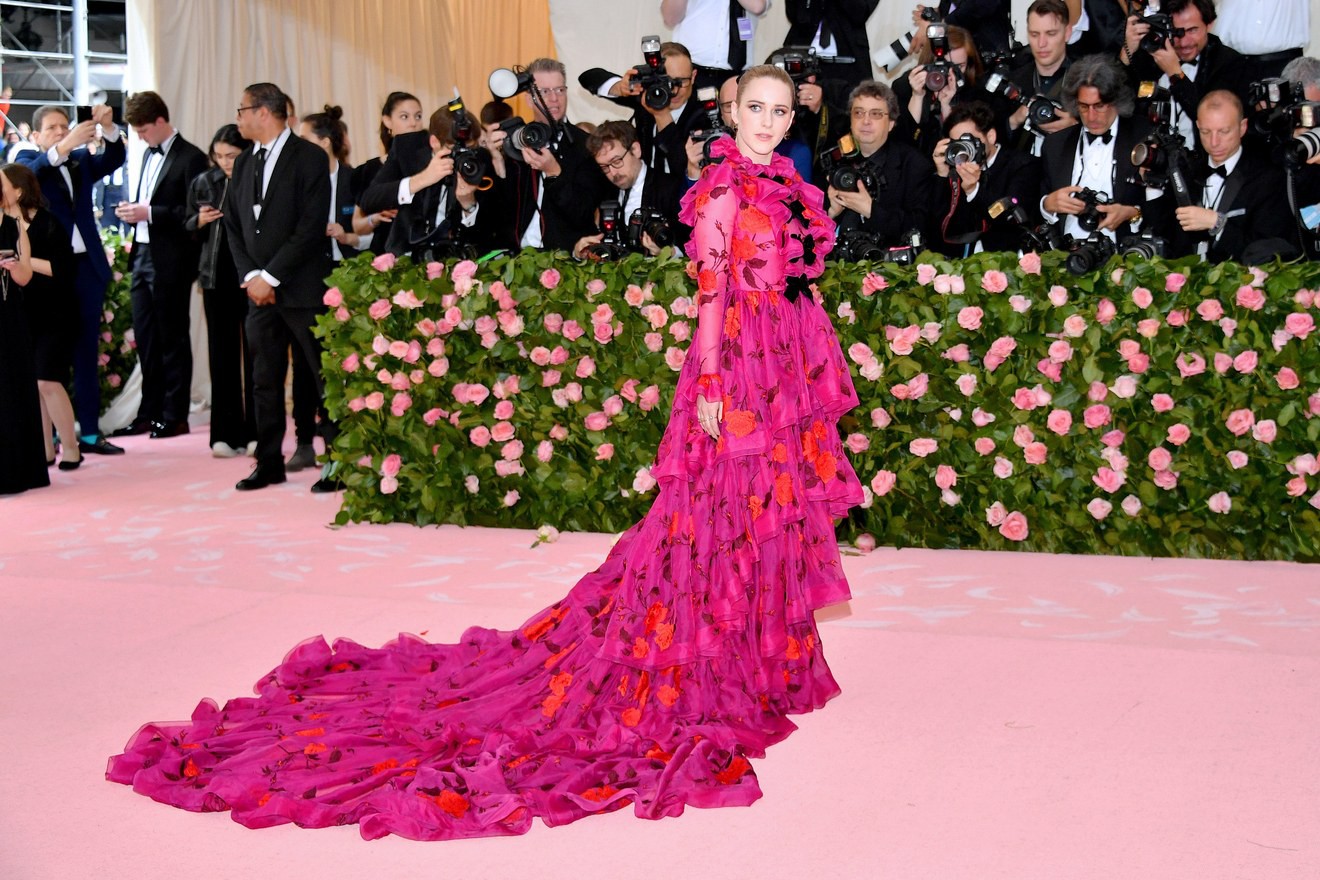 Met Gala 2019: Khó ai chơi lớn bằng Lady Gaga, Katy Perry hóa đèn chùm nhưng chặt chém không kém là nam nhân dát vàng nằm kiệu - Ảnh 63.