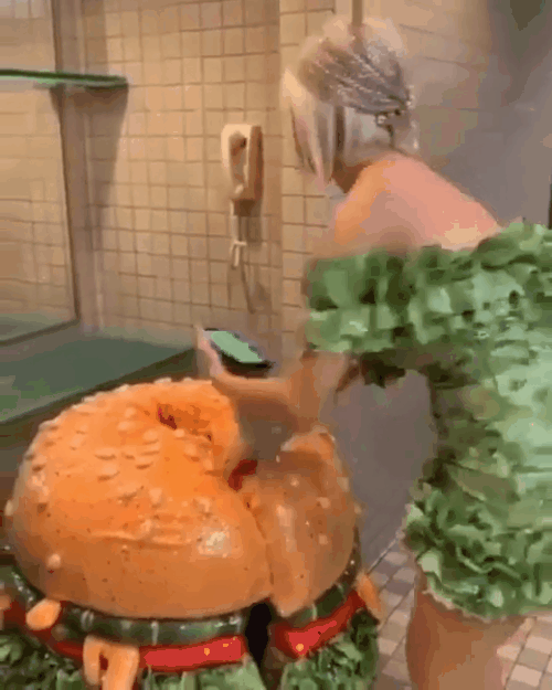 Nếu thắc mắc Katy Perry đi vệ sinh kiểu gì khi diện bộ đồ hamburger thì đây là câu trả lời cho bạn! - Ảnh 4.