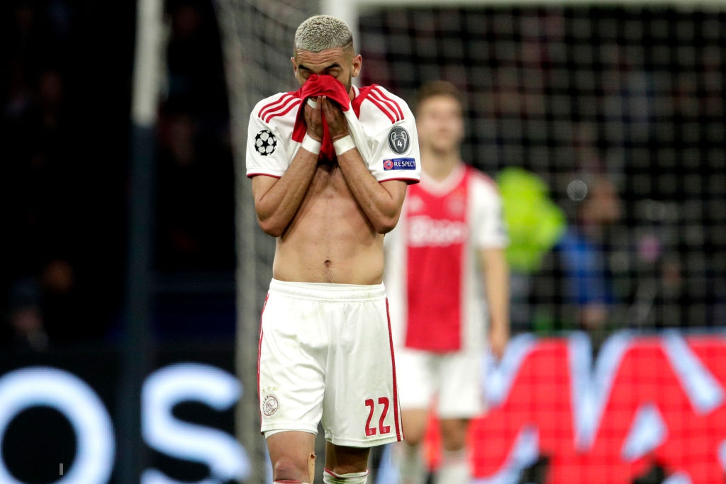 Những hình ảnh tràn ngập đau thương của Ajax Amsterdam sau khi bị đội bóng của Son Heung-min kết liễu ở giây bù giờ cuối cùng - Ảnh 10.