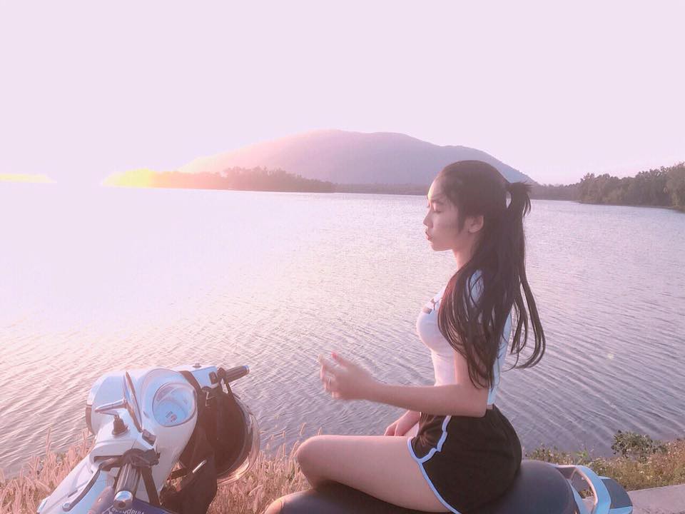 Girl xinh sinh năm 2000 có màn dậy thì thành công, kiếm được bộn tiền nhờ sở hữu thân hình đồng hồ cát - Ảnh 8. Girl xinh sinh năm 2000 có màn dậy thì thành công, kiếm được bộn tiền nhờ sở hữu thân hình đồng hồ cát - Ảnh 8.