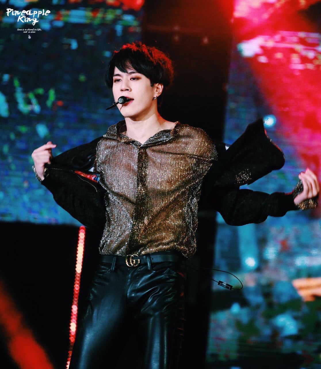Top 5 idol gen 3 được mệnh danh là ông hoàng sân khấu: BTS có đến 2 đại diện, thành viên này của EXO được gọi hồn - Ảnh 13. Top 5 idol gen 3 được mệnh danh là ông hoàng sân khấu: BTS có đến 2 đại diện, thành viên này của EXO được gọi hồn - Ảnh 13.