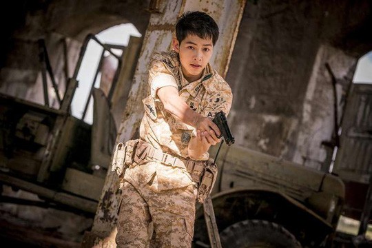 Khi 2 quý ông đã vợ Jang Dong Gun và Song Joong Ki đại chiến: Thành công từ sự nghiệp đến tội đồ cướp đi quốc bảo xứ Hàn! - Ảnh 6.