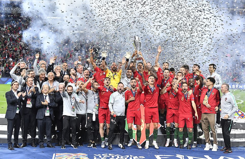 Fan của Cristiano Ronaldo vui nhất hôm nay: CR7 lại có thêm danh hiệu lớn ở tầm ĐTQG - Ảnh 8.