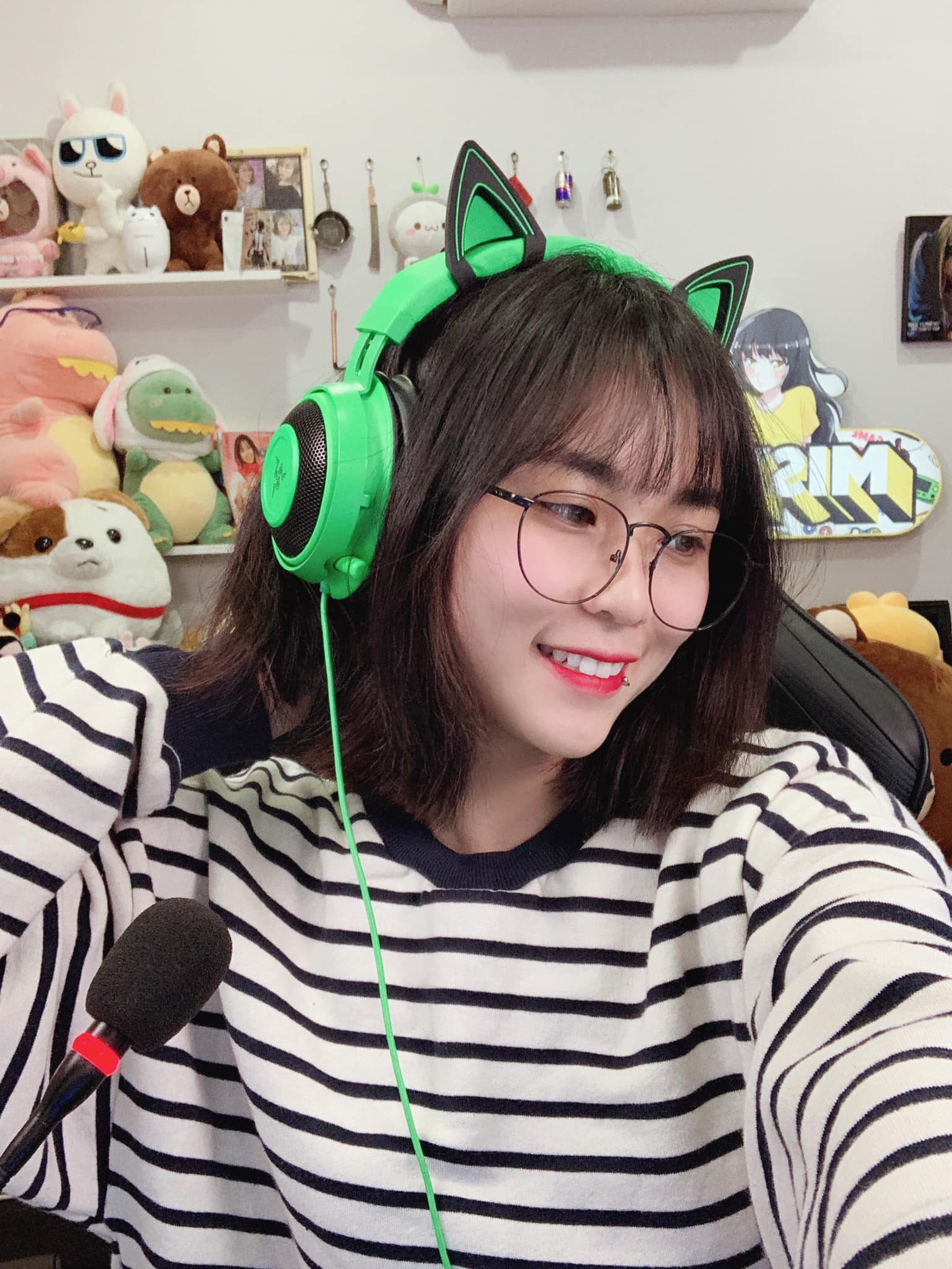 Idol nào sợ lộ ảnh quá khứ chứ riêng MisThy càng lộ fan càng mê vì... đẹp bất chấp, dậy thì thành công ngoài mong đợi - Ảnh 4. Idol nào sợ lộ ảnh quá khứ chứ riêng MisThy càng lộ fan càng mê vì... đẹp bất chấp, dậy thì thành công ngoài mong đợi - Ảnh 4.