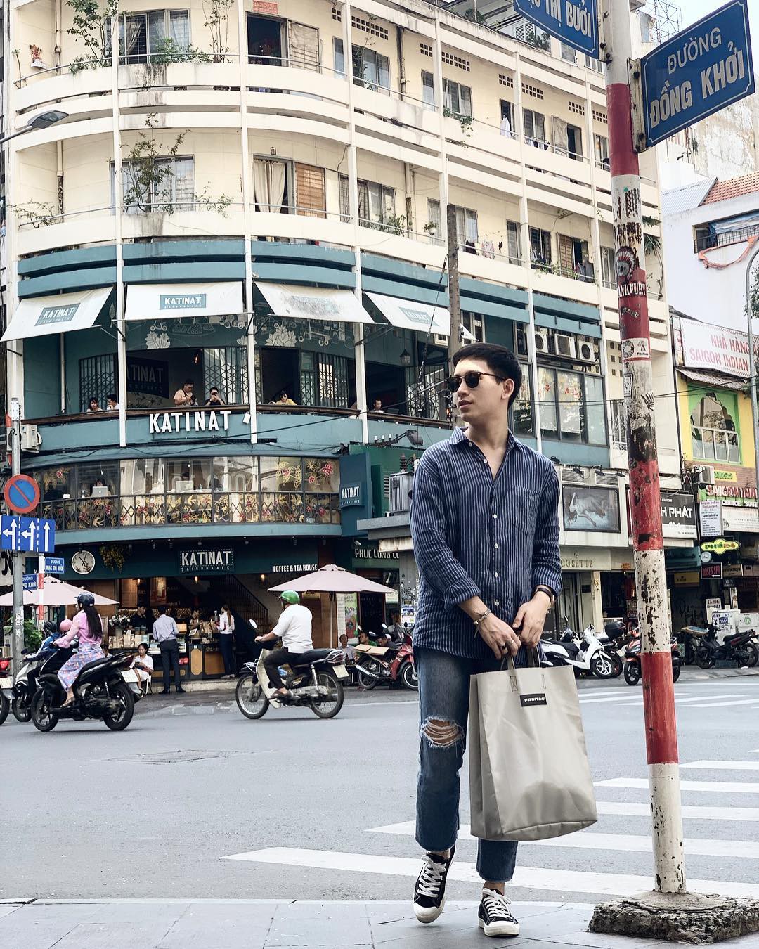 Sống ở Sài Gòn qua bao nồi bánh chưng, bạn đã check-in 5 background quán cafe sống ảo đình đám này chưa? - Ảnh 25. Sống ở Sài Gòn qua bao nồi bánh chưng, bạn đã check-in 5 background quán cafe sống ảo đình đám này chưa? - Ảnh 25.