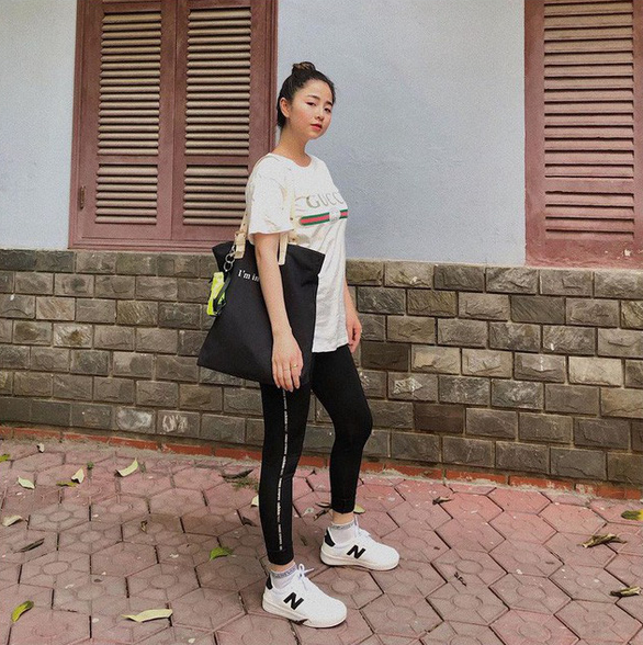 Street style hot mom Việt: Ngọc Anh, Nam Thương cùng loạt người đẹp lên đồ xì tin hack tuổi và quan trọng là mát mẻ hết nấc - Ảnh 4.