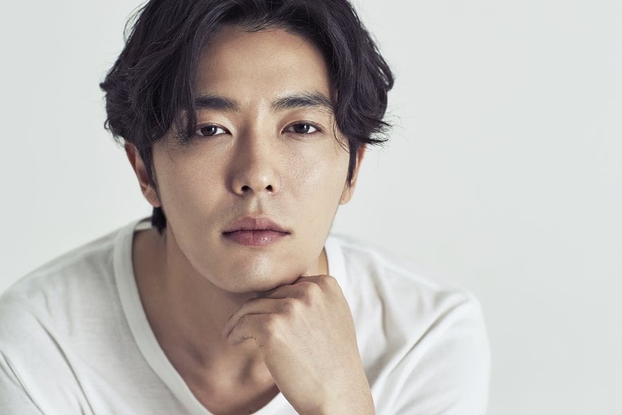 6 chàng trai vàng trong làng hôn giỏi xứ Hàn: Ji Chang Wook cũng phải chào thua màn đưa môi bạo liệt cuối cùng - Ảnh 1. 6 chàng trai vàng trong làng hôn giỏi xứ Hàn: Ji Chang Wook cũng phải chào thua màn đưa môi bạo liệt cuối cùng - Ảnh 1.