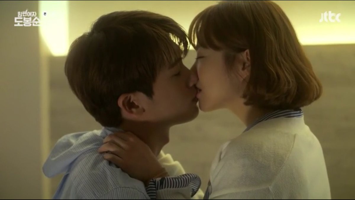 6 chàng trai vàng trong làng hôn giỏi xứ Hàn: Ji Chang Wook cũng phải chào thua màn đưa môi bạo liệt cuối cùng - Ảnh 20. 6 chàng trai vàng trong làng hôn giỏi xứ Hàn: Ji Chang Wook cũng phải chào thua màn đưa môi bạo liệt cuối cùng - Ảnh 20.