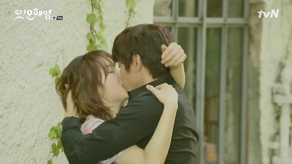 6 chàng trai vàng trong làng hôn giỏi xứ Hàn: Ji Chang Wook cũng phải chào thua màn đưa môi bạo liệt cuối cùng - Ảnh 23. 6 chàng trai vàng trong làng hôn giỏi xứ Hàn: Ji Chang Wook cũng phải chào thua màn đưa môi bạo liệt cuối cùng - Ảnh 23.
