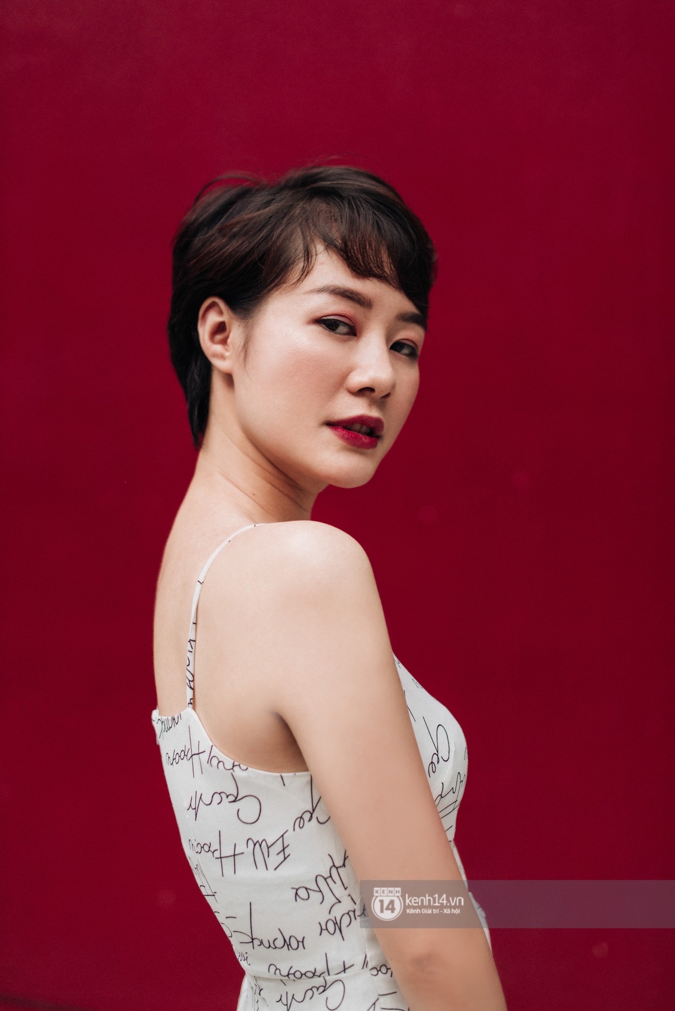 Kim Ngọc nói về màn đánh ghen cực sốt ở Về Nhà Đi Con: Uyên chỉ đánh tiếng với Huệ mà không hỏi sâu vì “mắt không thấy, tim không đau” - Ảnh 18. Kim Ngọc nói về màn đánh ghen cực sốt ở Về Nhà Đi Con: Uyên chỉ đánh tiếng với Huệ mà không hỏi sâu vì “mắt không thấy, tim không đau” - Ảnh 18.