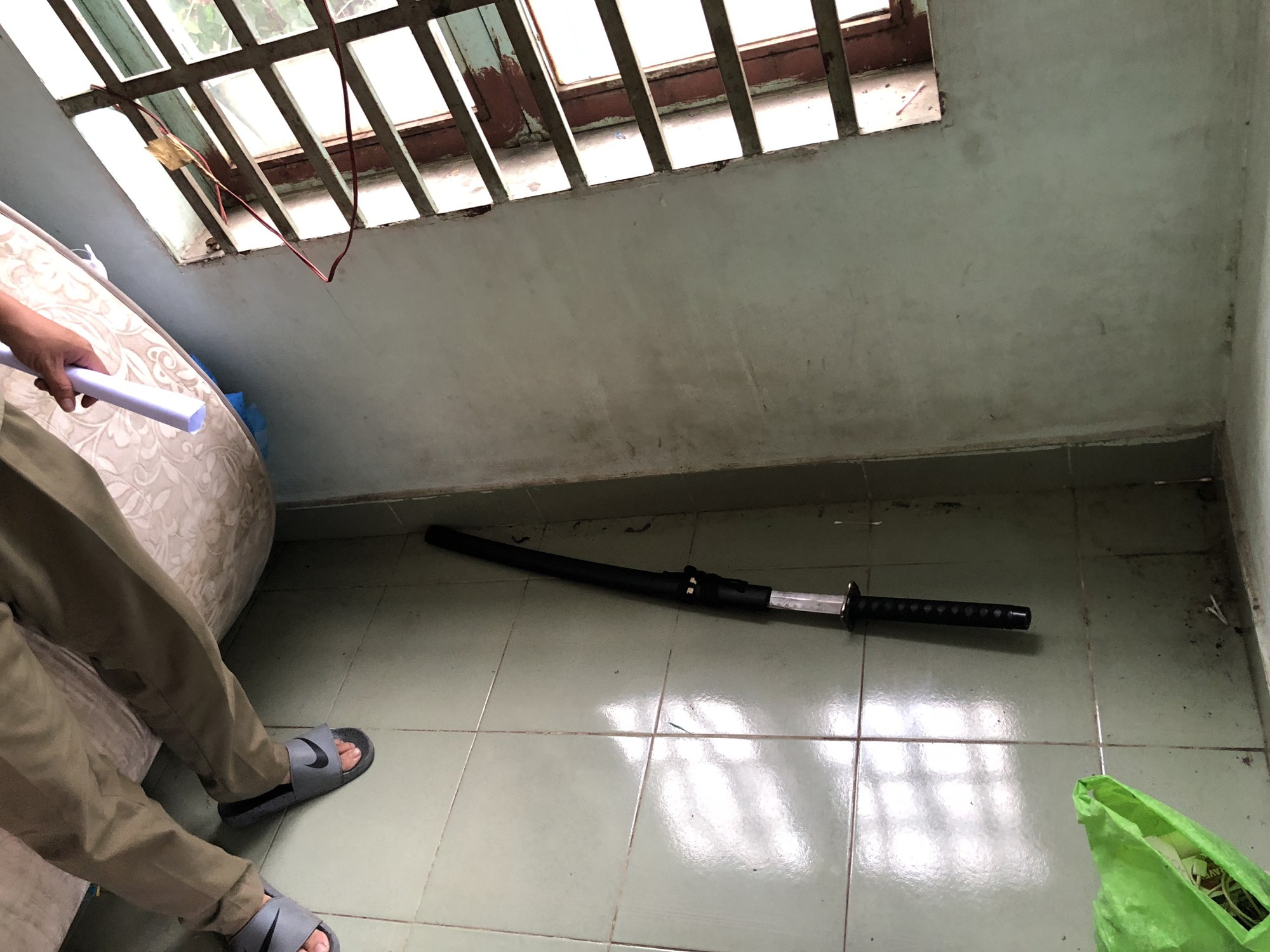 Nam thanh niên vác kiếm chém chết người ân hận khai do bạn gái bị chọc ghẹo - Ảnh 2. Nam thanh niên vác kiếm chém chết người ân hận khai do bạn gái bị chọc ghẹo - Ảnh 2.