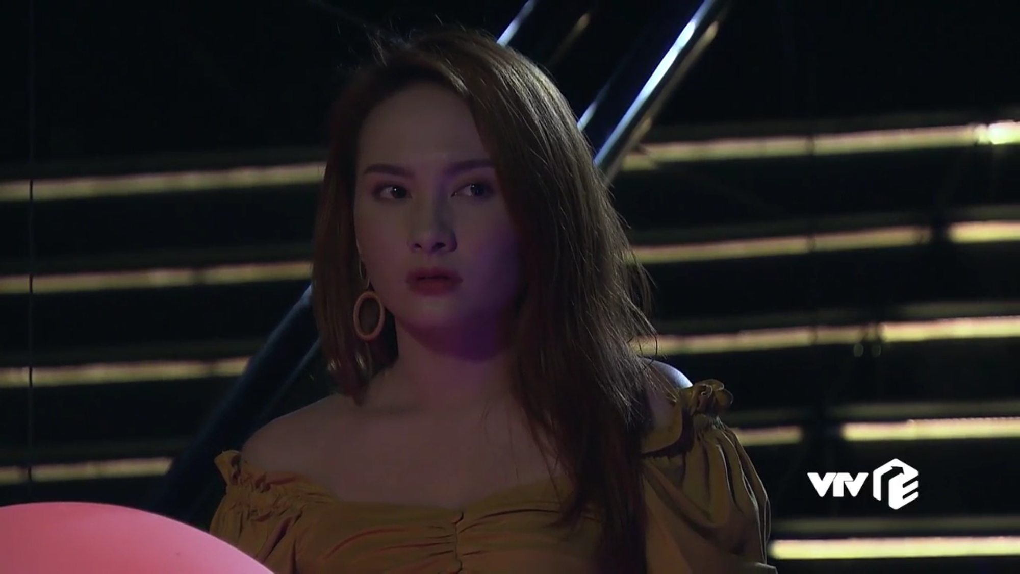 Về Nh&agrave; Đi Con tập 42: Thư cao tay cứu Vũ 100 triệu ph&iacute; đổ vỏ, su&yacute;t bay th&ecirc;m 3 tỉ m&agrave; chồng vẫn chứng n&agrave;o tật nấy! - Ảnh 6.