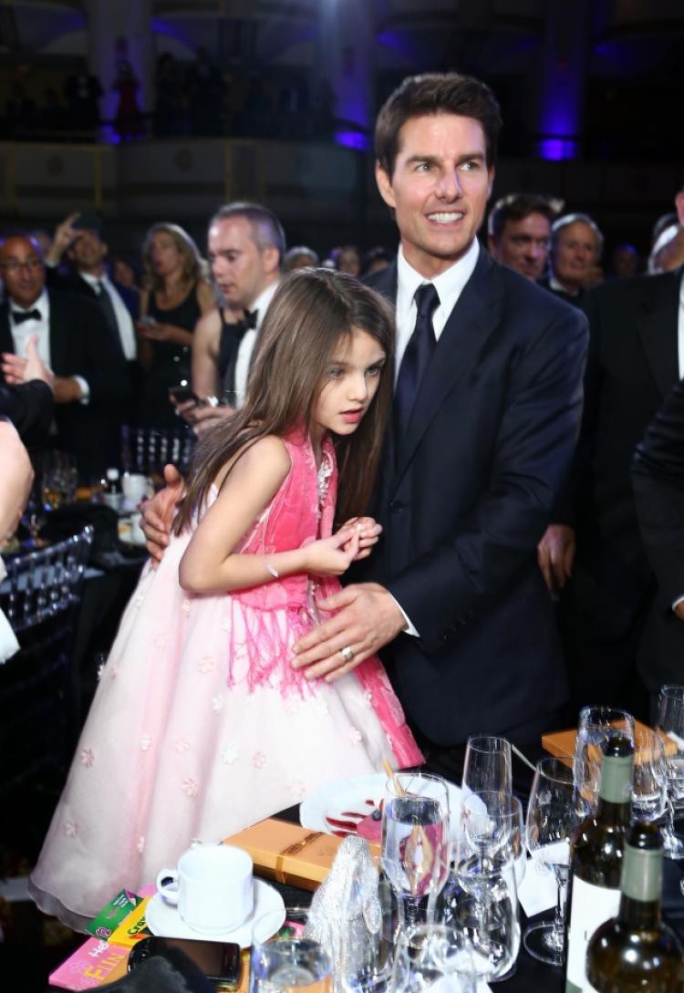 Hành trình nhan sắc 2 công chúa nhà sao hot nhất Hollywood: Harper Beckham xinh ra, Suri Cruise ngày càng bị dìm - Ảnh 27. Hành trình nhan sắc 2 công chúa nhà sao hot nhất Hollywood: Harper Beckham xinh ra, Suri Cruise ngày càng bị dìm - Ảnh 27.