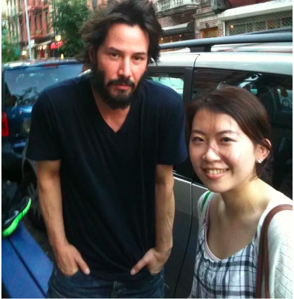 Chỉ cần nhìn hành động này của Keanu Reeves cũng đủ chứng minh nhân cách vàng của quý ông lịch thiệp bậc nhất Hollywood - Ảnh 9.