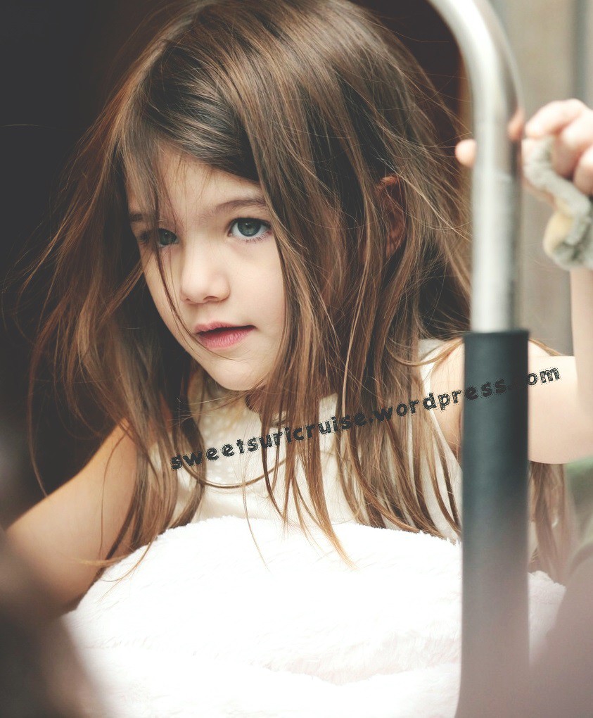 Hành trình nhan sắc 2 công chúa nhà sao hot nhất Hollywood: Harper Beckham xinh ra, Suri Cruise ngày càng bị dìm - Ảnh 22. Hành trình nhan sắc 2 công chúa nhà sao hot nhất Hollywood: Harper Beckham xinh ra, Suri Cruise ngày càng bị dìm - Ảnh 22.