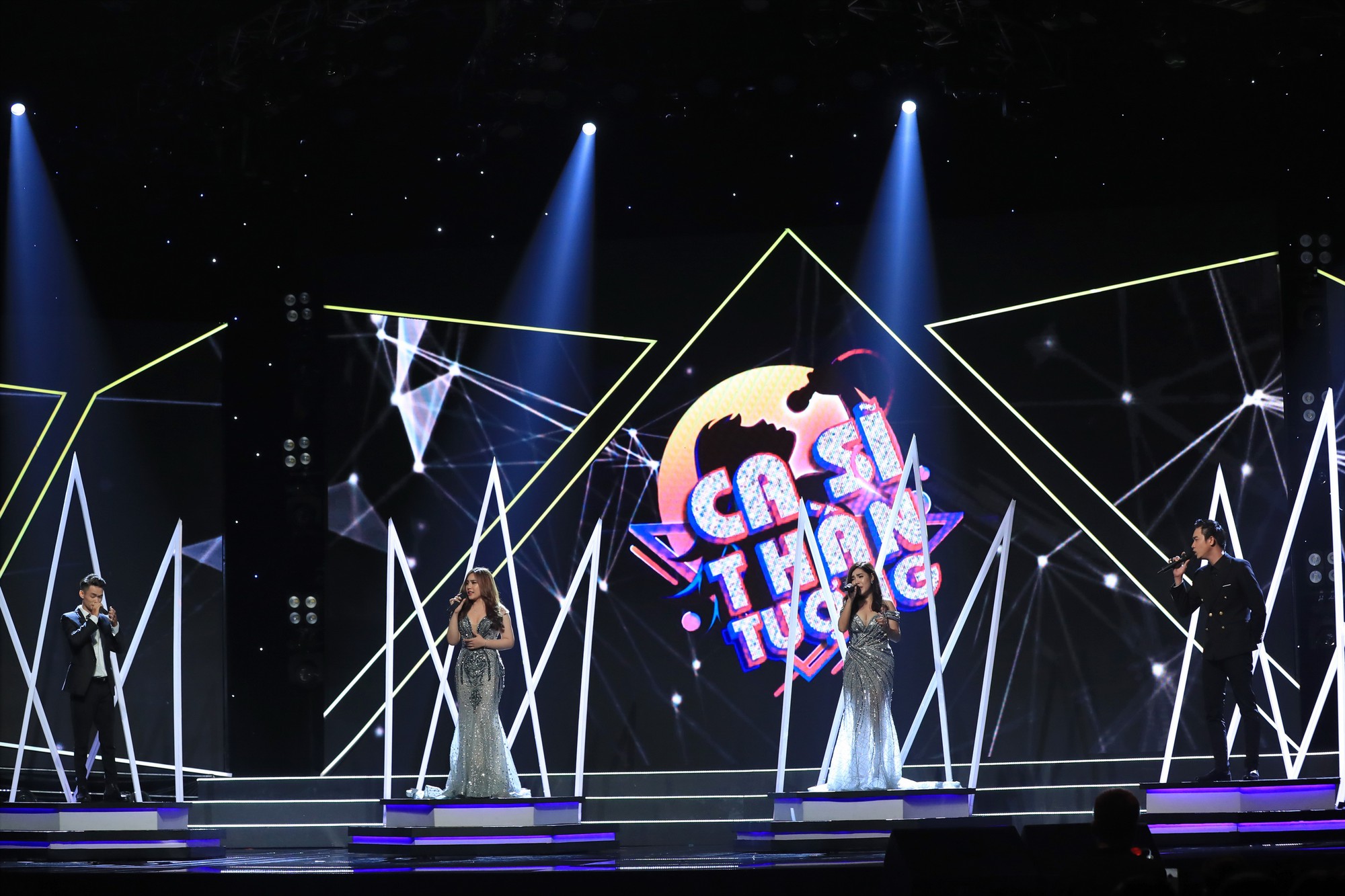 Hết thị phạm, Trấn Thành lại gây ấn tượng khi live hit bự của mình - Ảnh 4. Hết thị phạm, Trấn Thành lại gây ấn tượng khi live hit bự của mình - Ảnh 4.