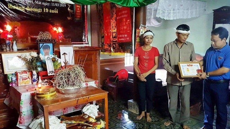Dũng cảm lao xuống đập nước cứu em nhỏ, nam sinh lớp 12 chết đuối thương tâm - Ảnh 1. Dũng cảm lao xuống đập nước cứu em nhỏ, nam sinh lớp 12 chết đuối thương tâm - Ảnh 1.