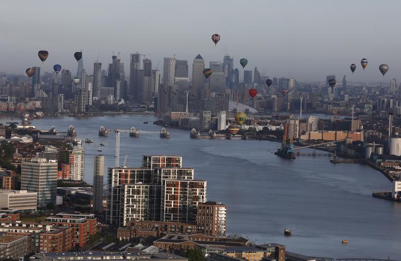 Khinh khí cầu đủ màu sắc rợp trời thủ đô London của Anh - Ảnh 11.