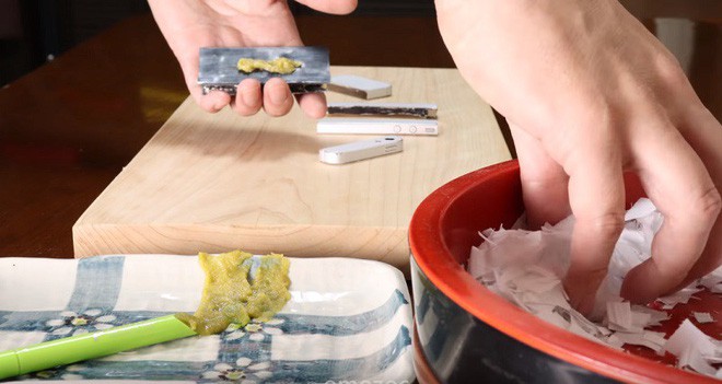 Giải trí nhẹ nhàng với video stop-motion dạy làm sushi từ... iPhone, áo vest - Ảnh 4.