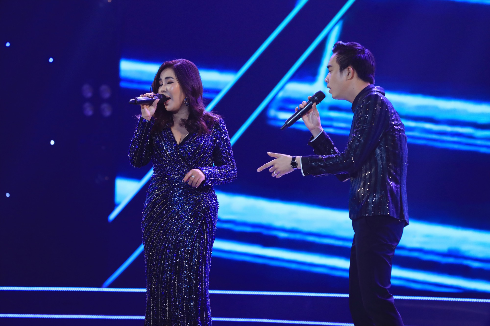 Hết thị phạm, Trấn Thành lại gây ấn tượng khi live hit bự của mình - Ảnh 13. Hết thị phạm, Trấn Thành lại gây ấn tượng khi live hit bự của mình - Ảnh 13.
