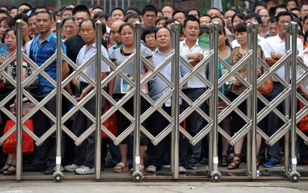 Từ chuyện thầy giáo người Mỹ không giải nổi bài toán thi đại học Trung Quốc đến những kì thi khó nhằn bậc nhất ở châu Á - Ảnh 1.