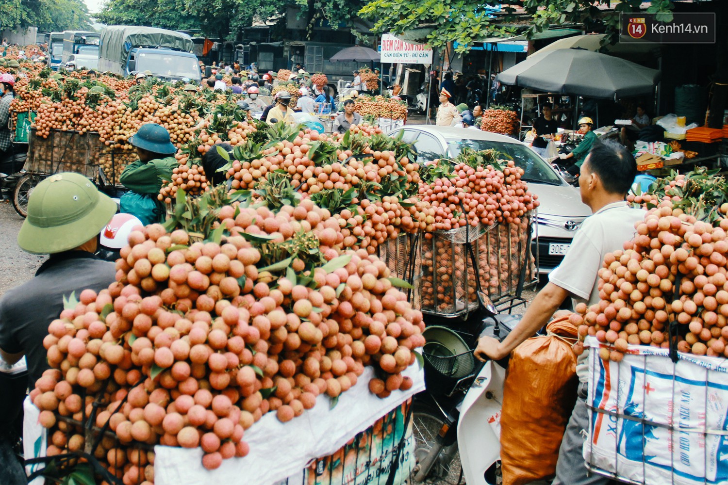 ChÃ¹m áº£nh: NgÆ°á»i dÃ¢n Báº¯c Giang Ã¹n Ã¹n Äi bÃ¡n váº£i, ÄÆ°á»ng phá» Ã¹n táº¯c hÃ ng km - áº¢nh 6.