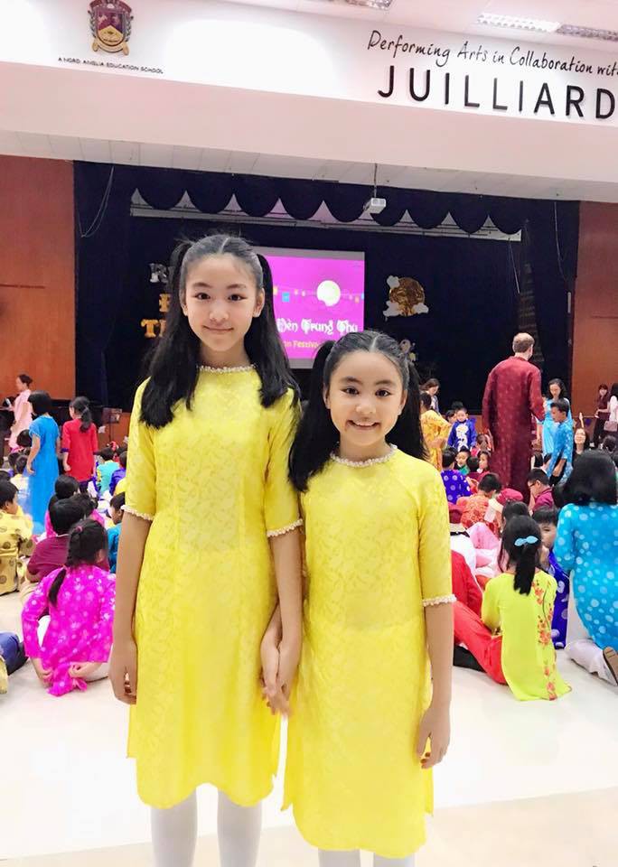 Đẹp cả đôi đã đành, con gái nhà MC Quyền Linh còn khiến dân tình ngưỡng mộ vì cách thể hiện tình cảm qua style - Ảnh 11. Đẹp cả đôi đã đành, con gái nhà MC Quyền Linh còn khiến dân tình ngưỡng mộ vì cách thể hiện tình cảm qua style - Ảnh 11.