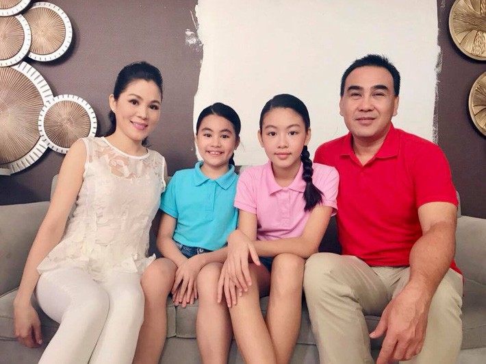 Đẹp cả đôi đã đành, con gái nhà MC Quyền Linh còn khiến dân tình ngưỡng mộ vì cách thể hiện tình cảm qua style - Ảnh 8. Đẹp cả đôi đã đành, con gái nhà MC Quyền Linh còn khiến dân tình ngưỡng mộ vì cách thể hiện tình cảm qua style - Ảnh 8.