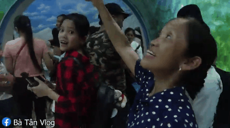 Cuối tuần bà Tân vê - lốc nghỉ nấu ăn, cùng con trai Hưng vlog đi chơi công viên siêu to khổng lồ - Ảnh 11.