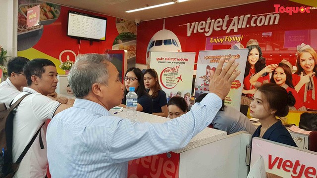 Nóng: Hành khách bức xúc vì VietJet hoãn chuyến hơn 15 giờ đồng hồ - Ảnh 2.