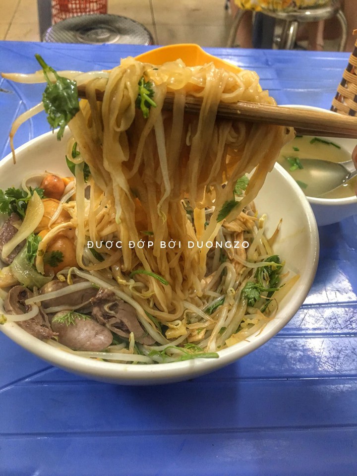 Mục sở thị quán phở trộn chợ Ngọc Hà được các 