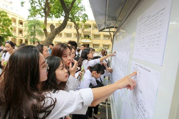 Thừa điểm cả 2 nguyện vọng vào lớp 10 ở Hà Nội, thí sinh đăng ký thế nào? - Ảnh 1.