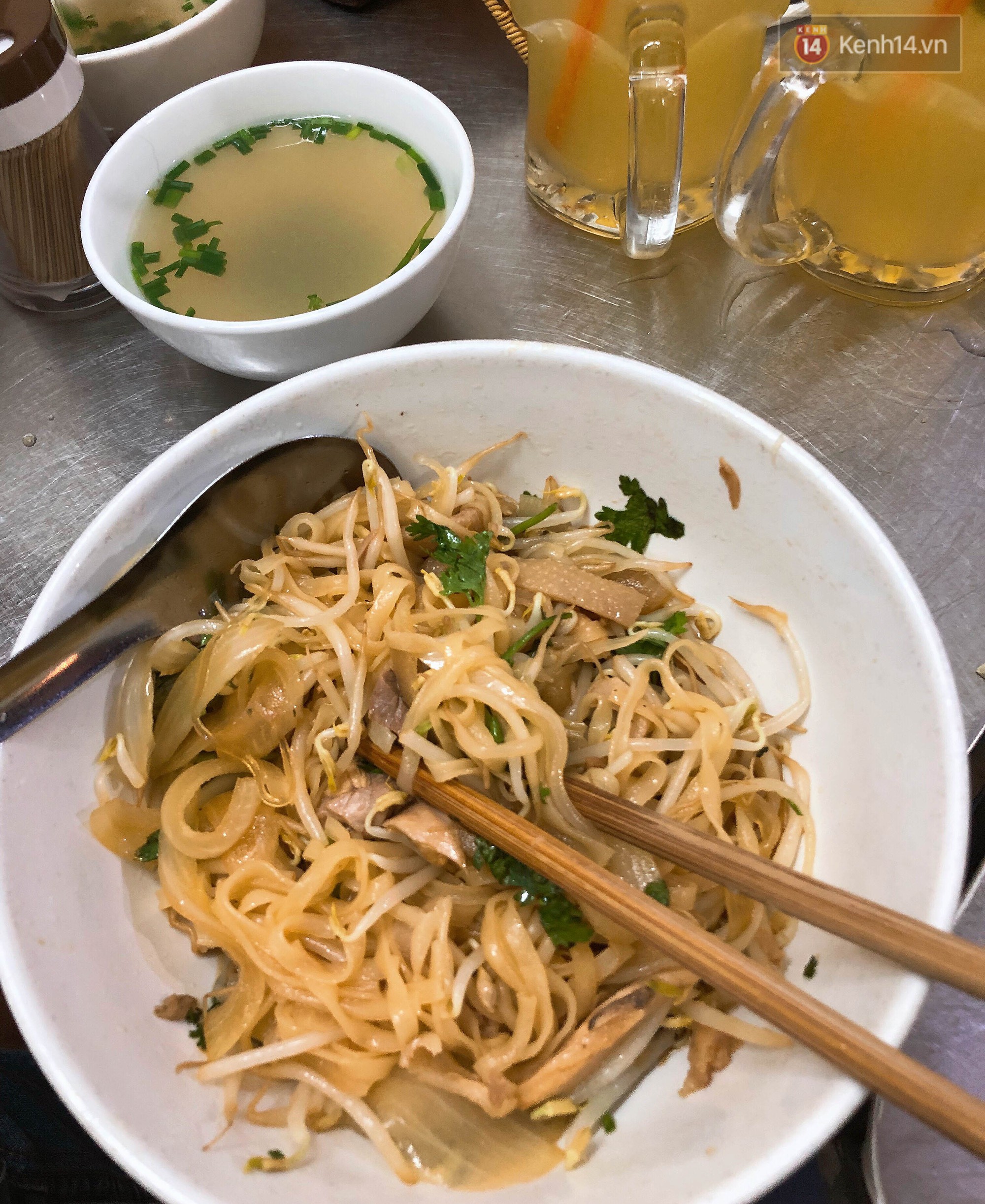 Mục sở thị quán phở trộn chợ Ngọc Hà được các 