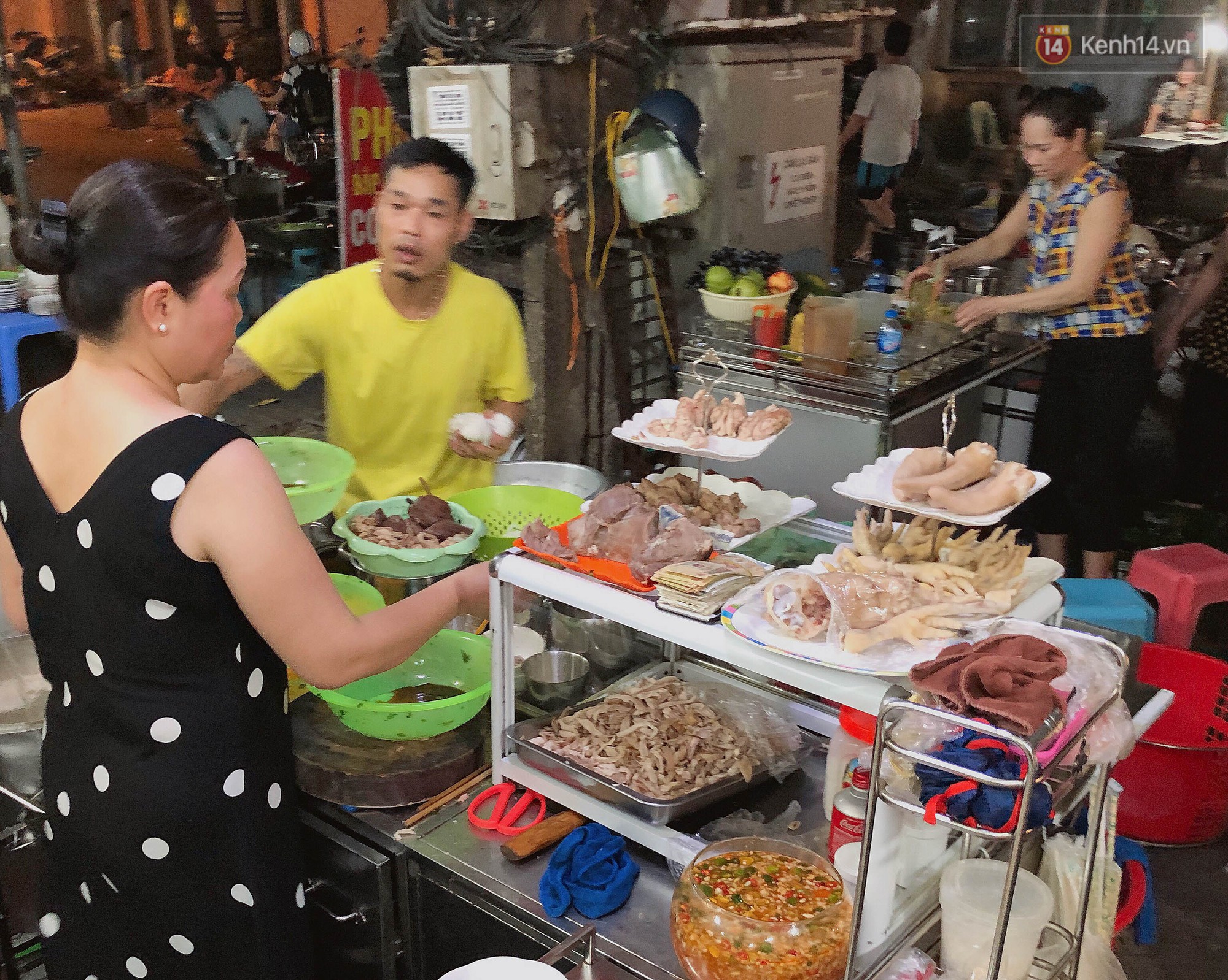 Mục sở thị quán phở trộn chợ Ngọc Hà được các 