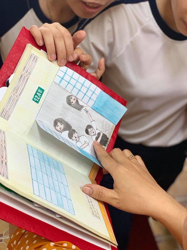 Làm nhật ký thủ công tặng cô giáo, học sinh Vĩnh Long khiến cộng đồng mạng trầm trồ trước độ khéo tay vô cực - Ảnh 3. Làm nhật ký thủ công tặng cô giáo, học sinh Vĩnh Long khiến cộng đồng mạng trầm trồ trước độ khéo tay vô cực - Ảnh 3.