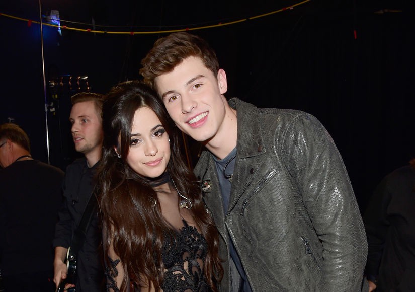 Fan được một phen hú hét khi Shawn Mendes nồng nàn khóa môi Camila Cabello trong teaser MV mới! - Ảnh 4. Fan được một phen hú hét khi Shawn Mendes nồng nàn khóa môi Camila Cabello trong teaser MV mới! - Ảnh 4.