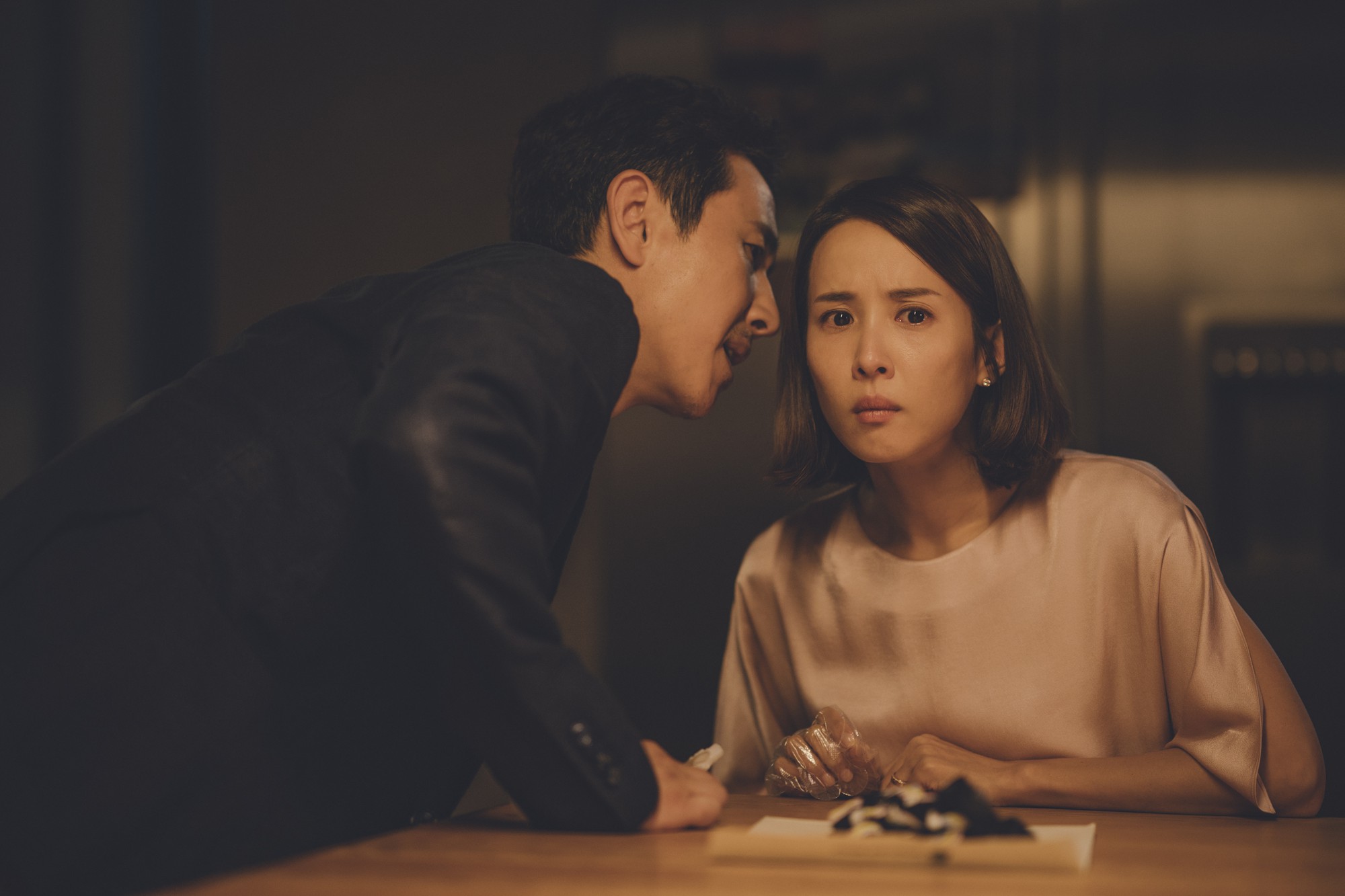 Mê điện ảnh Hàn, ghét hài nhảm, thích combo phim nghệ thuật khuyến mãi thêm trào phúng thì xem ngay Parasite! - Ảnh 12. Mê điện ảnh Hàn, ghét hài nhảm, thích combo phim nghệ thuật khuyến mãi thêm trào phúng thì xem ngay Parasite! - Ảnh 12.