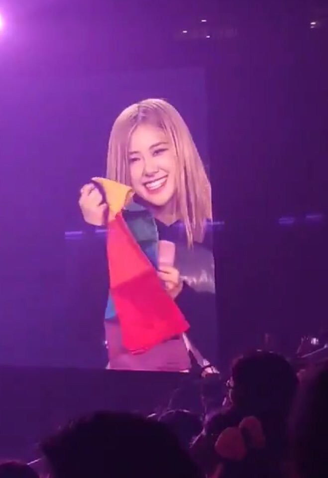 Rosé (BLACKPINK) và 1 thành viên BTS gây bão vì cùng công khai ủng ...