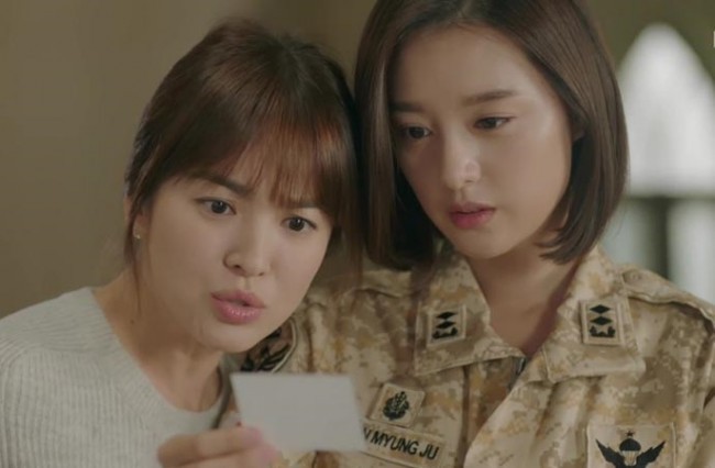 l-r-song-hye-kyo-and-kim-ji-won-star-in-the-kbs-2tv-drama-descendants-of-the-sun-1559451959903304526986.jpg