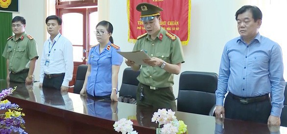  Hé lộ vai trò trung gian của nguyên Phó Trưởng công an huyện Mai Sơn trong vụ gian lận điểm thi ở Sơn La  - Ảnh 1.