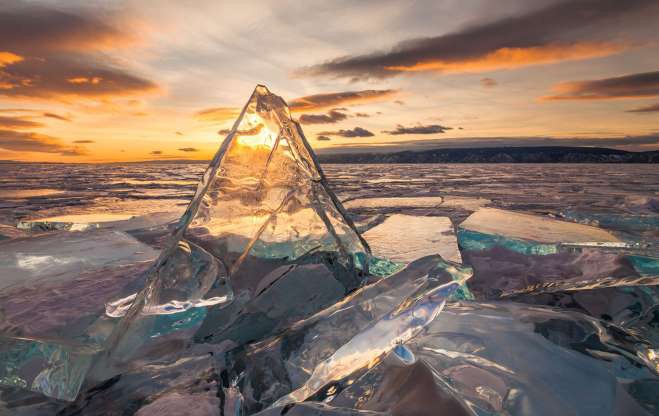 Những hình ảnh đáng kinh ngạc về tạo hình băng trên hồ Baikal - Ảnh 16.