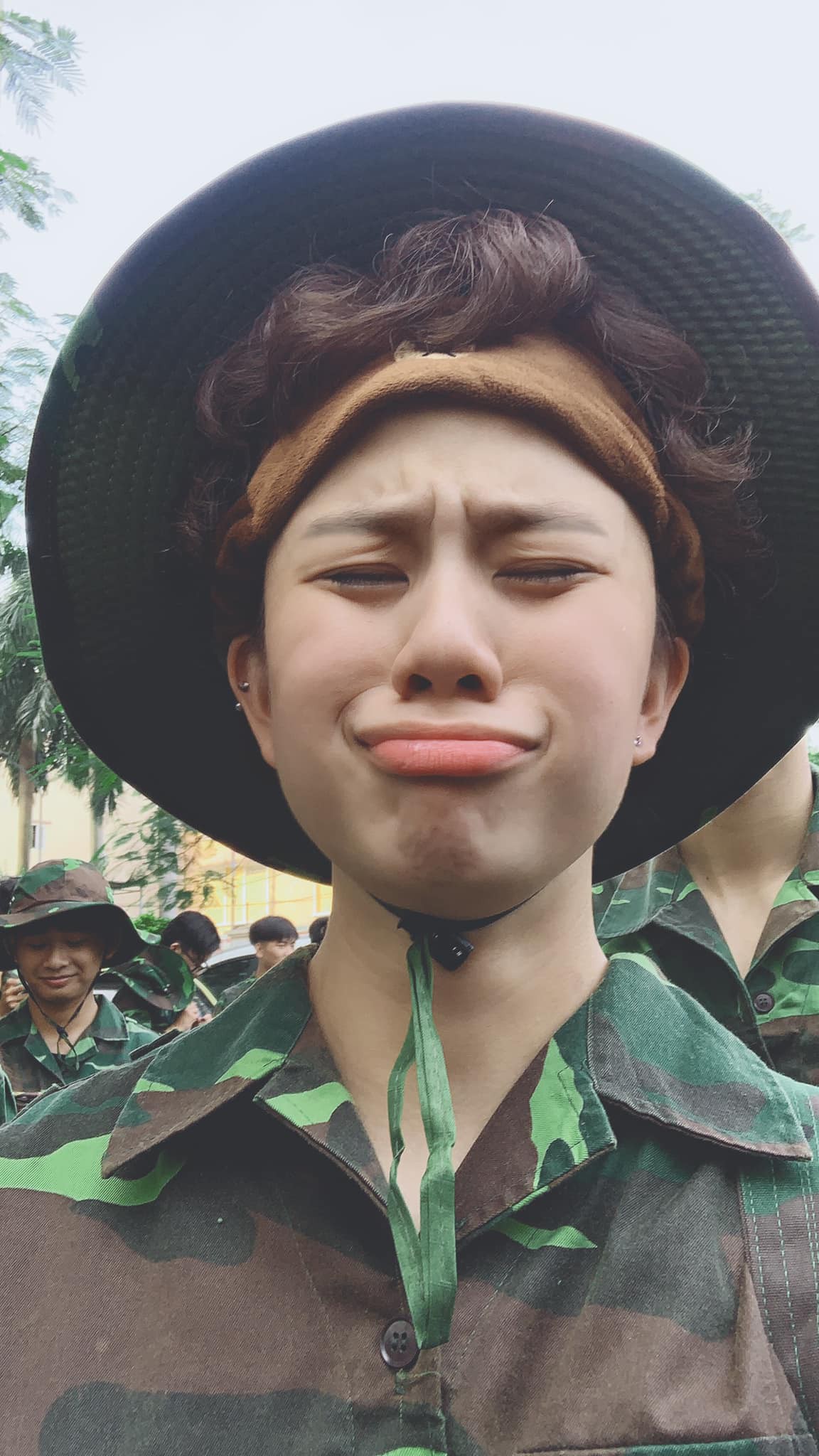 Đi học quân sự bỏ quên... lông mày ở nhà, Bảo Hân Về nhà đi con vẫn gây sốt với cả rổ biểu cảm cute khó cưỡng - Ảnh 2. Đi học quân sự bỏ quên... lông mày ở nhà, Bảo Hân Về nhà đi con vẫn gây sốt với cả rổ biểu cảm cute khó cưỡng - Ảnh 2.