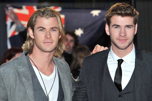 So độ chung tình của 2 nam thần nhà Hemsworth: Người anh Thor ông bố 3 con mẫu mực, cậu em đức lang quân lý tưởng của Miley Cyrus - Ảnh 1.