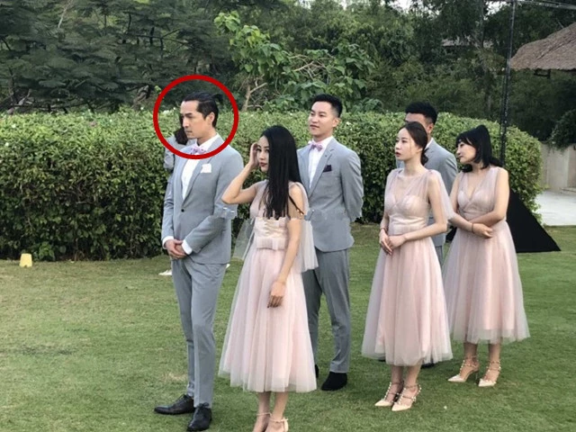 Đám cưới nhỏ bất ngờ hot vì Thánh Ế Hồ Ca mặc váy hồng, tranh hoa cưới khi làm phù rể - Ảnh 4.