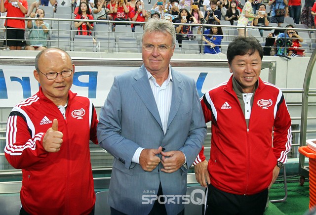 Huyền thoại của Man United mong HLV Park Hang-seo tiếp tục gắn bó với tuyển Việt Nam - Ảnh 3.