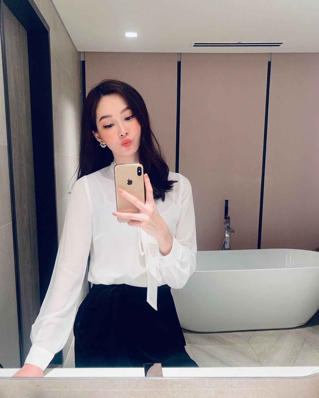 Hóa ra Tăng Thanh Hà và HH Thu Thảo đều nhờ cậy đến bí kíp này để luôn tươi tắn trẻ trung - Ảnh 2. Hóa ra Tăng Thanh Hà và HH Thu Thảo đều nhờ cậy đến bí kíp này để luôn tươi tắn trẻ trung - Ảnh 2.